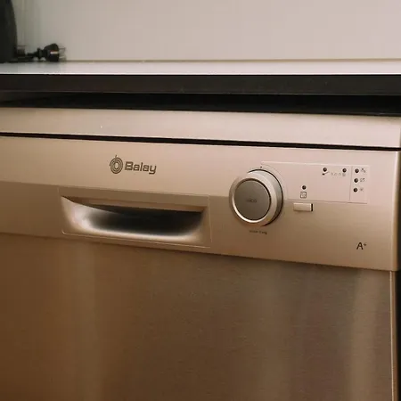 Cómodo Luminoso Y Céntrico By Vigo